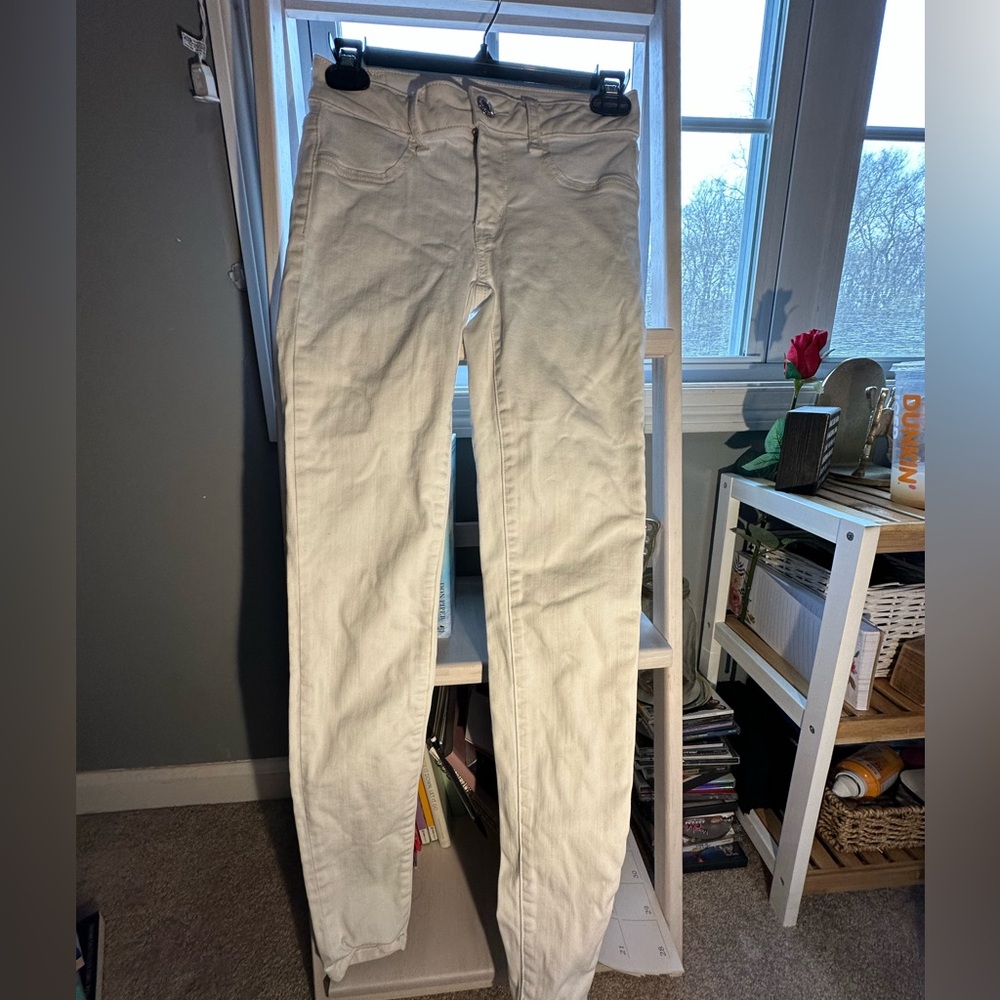 White American Eagle Size 0 Skinny Jeans